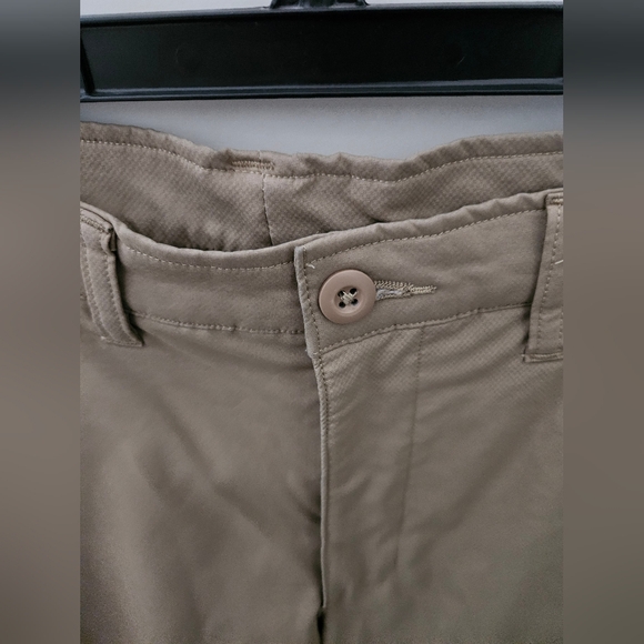 Men's Under Armour Shorts - Picture 4 of 6